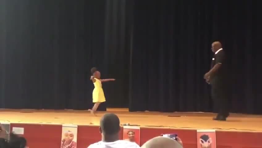 The father of the year award goes to...❤ Father and daughter School Performance