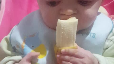 baby eating banana fruit - FUNNY MOMENT BABY