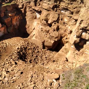 Добыча дикого камня.