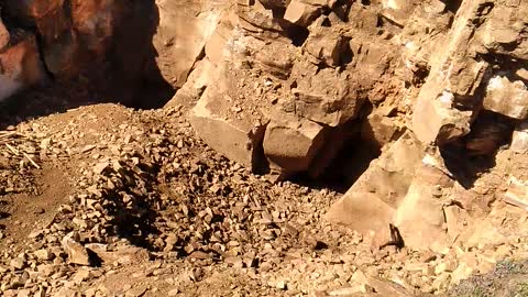 Добыча дикого камня.