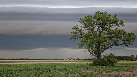 Wall cloud rolling in