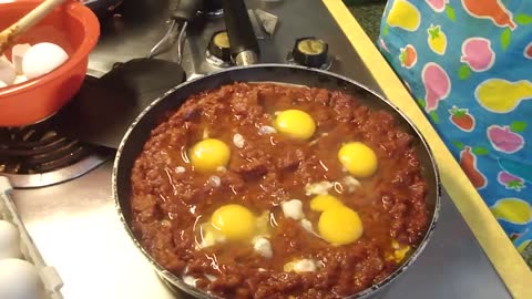 Making Shakshuka