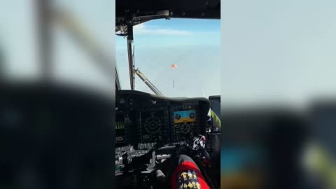 Recuperan con helicóptero un cohete en su reentrada desde el espacio