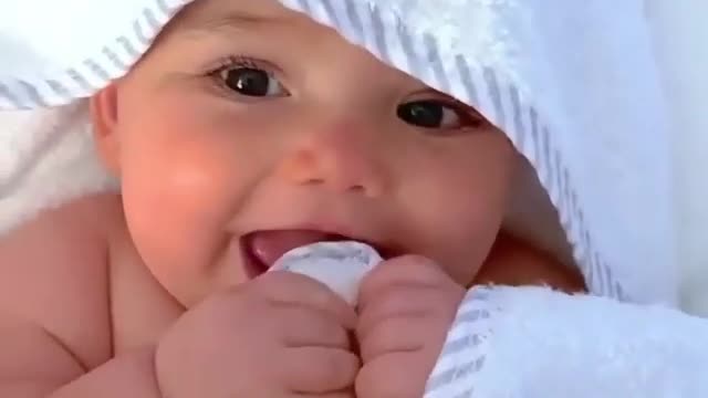 BEAUTIFUL BABY PLAYING VERY CUTE