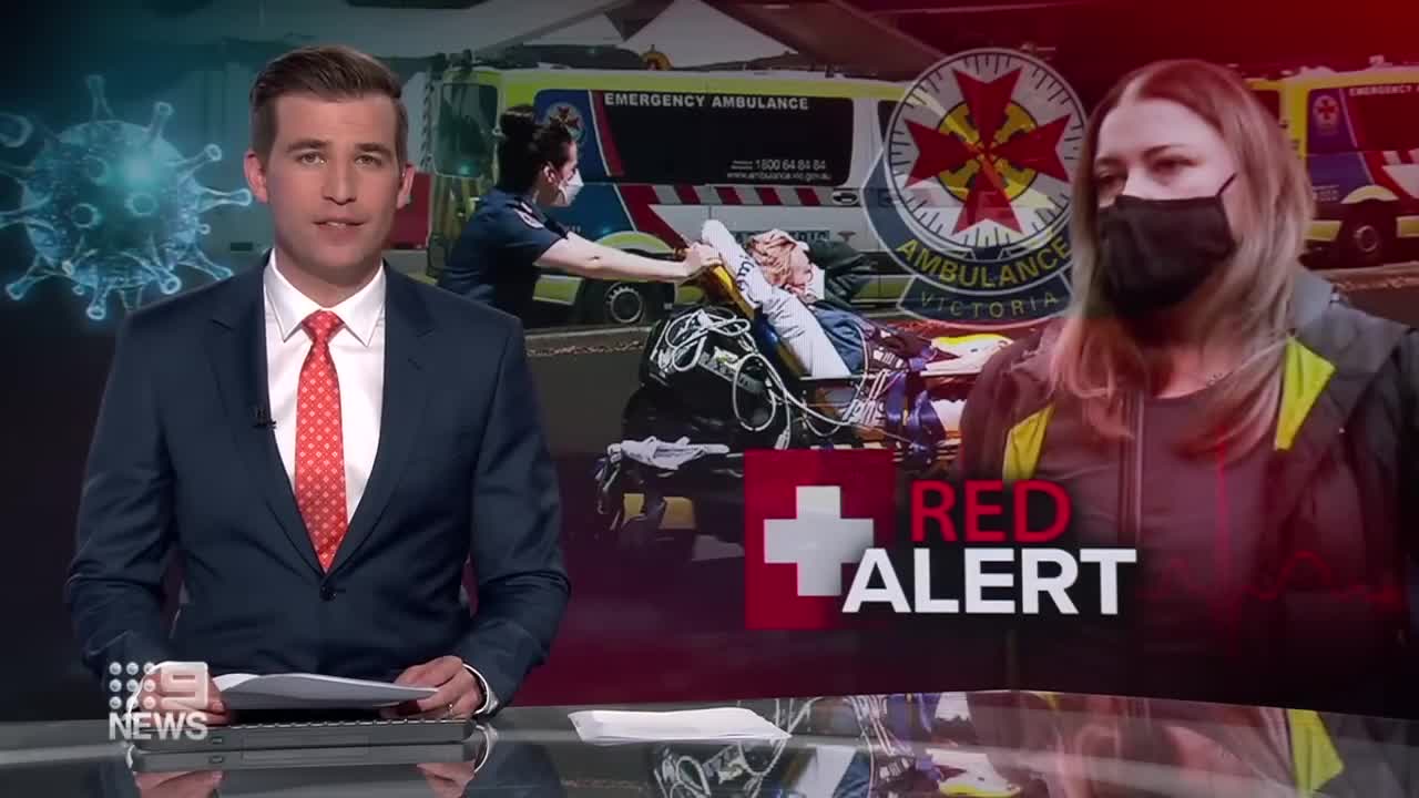 Ambulance Victoria issues 'Code Red' as paramedics battle COVID-19 spikes
