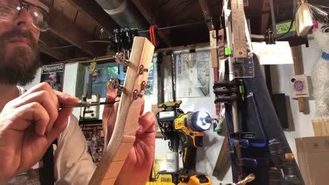 Cigar Box Guitar: Short Tuner Install