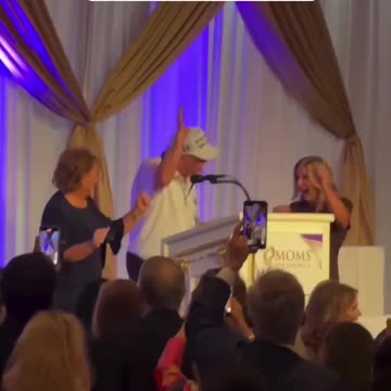 Donald Trump Dance 🕺🤩