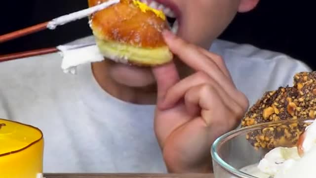 Green Tea Cream Cake Cream Doughnut with Milk MukBang~!!