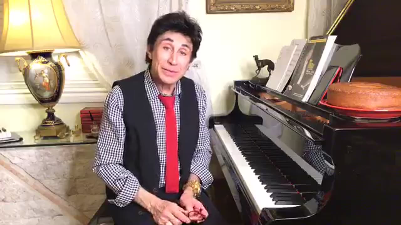 Dino Kartsonakis at the Piano 4-9-19