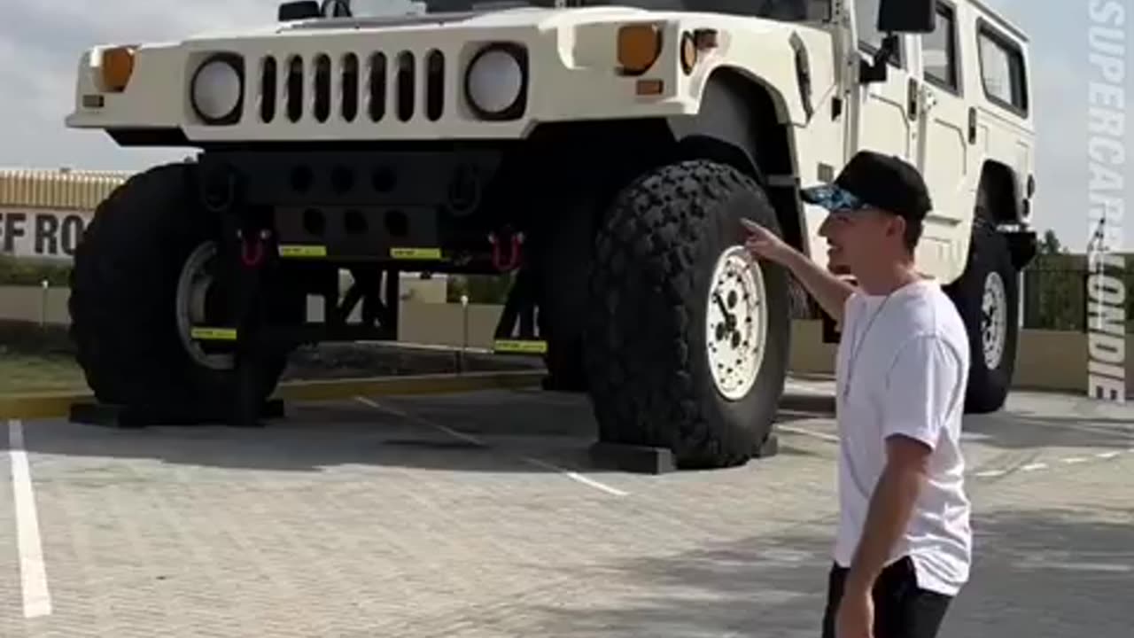 Giant Hummer H1🔥🤯