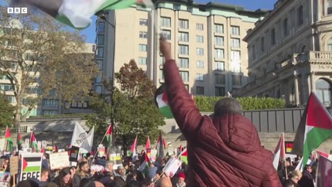 Watch- Massive crowds in London demand ceasefire