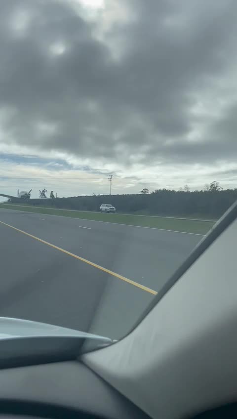 Light aircraft crash-lands along R44 between Stellenbosch and Strand