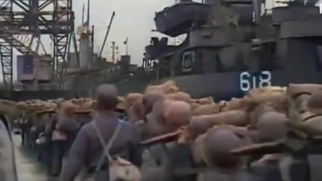 1949-Kuomintang army-boarding and retreating to Taiwan