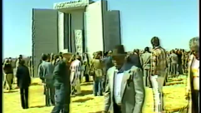 There was a whole dedication to these guide stones in the 80s. Not so mysterious!