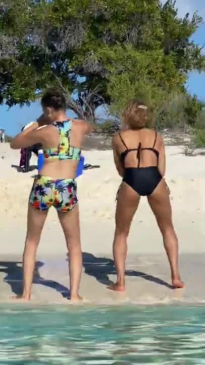TWERKING ON THE BEACH EAGLE BAY DOMINICAN REPUBLIC