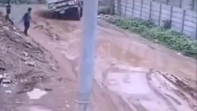 ΝΤΑΛΙΚΕΡΗΣ ΑΠΤΟΥΣ ΛΙΓΟΥΣ.