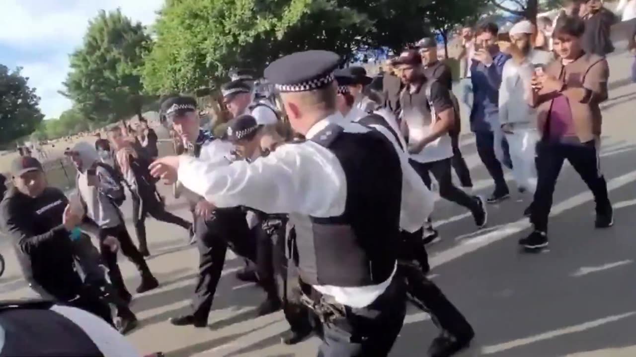 Christian preacher ARRESTED for offending Muslims