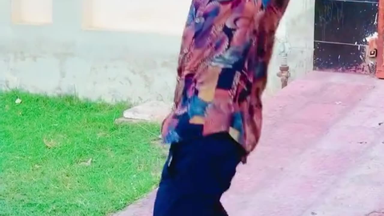 What's going here don't miss end very interesting video