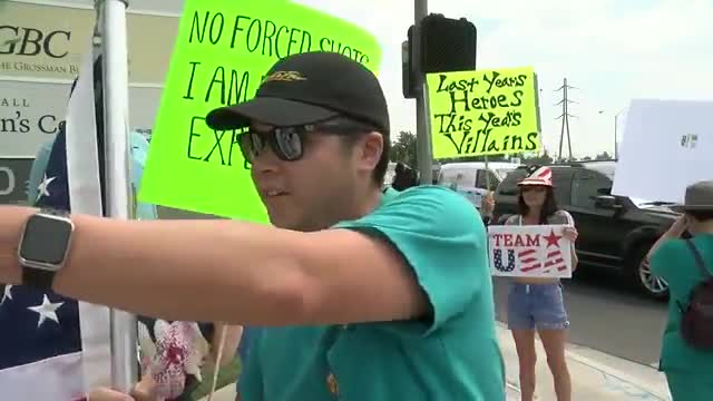 Nurses Protest Against Mandatory Coronavirus Vaccine