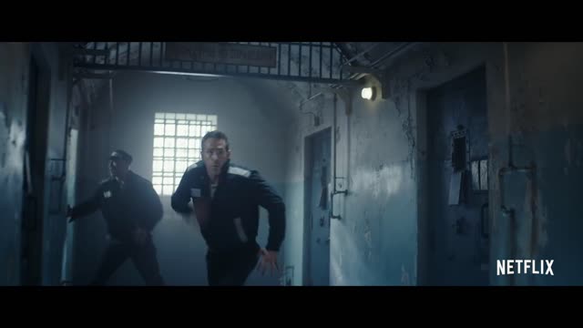 RED NOTICE | Official Trailer | Netflix