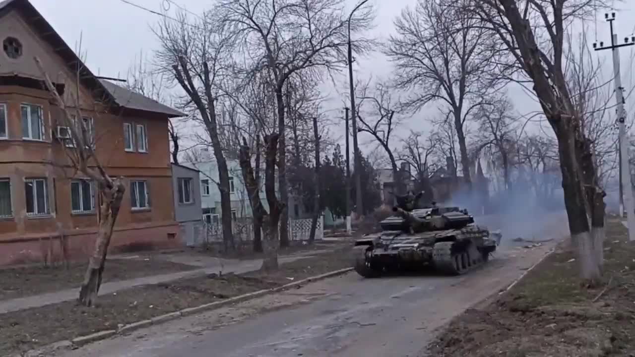 Mariupol The DPR tank goes to Azovstal