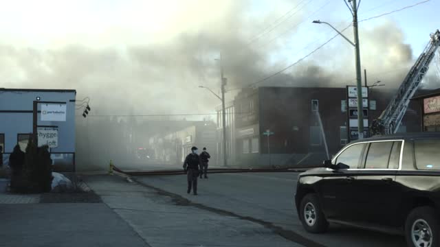 Large fire destroyed entire building