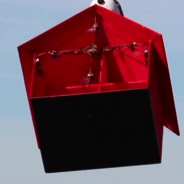 ESCADRON COUCOU - DRONE DE COMBAT