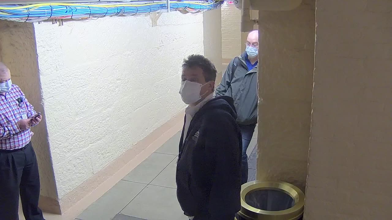 0013USCSBASB10Hallway_2021-01-05_06h20min02s467ms.mp4