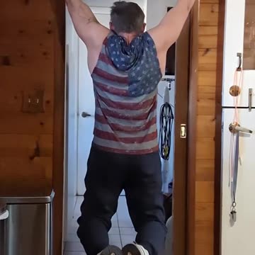 65 yrs old PULL-UPS FORGOT SET 1-10r🎥 THURSDAY NOV 2nd 60 total bodyweight pullups today