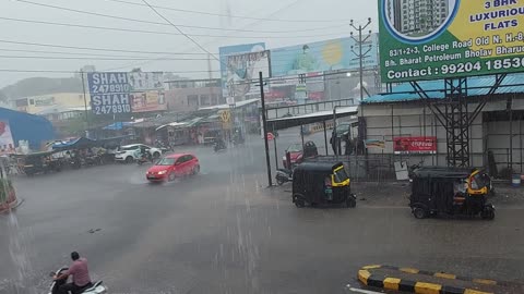 Heavy Rain effect on a traffic circle