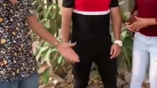 Pyaar De