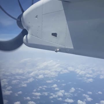 why aircraft blads turn delayed on camera