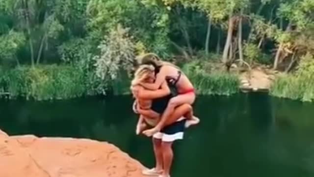 3 people doing cliff jump together / Cliff Jump /Shot on iPhone - 007