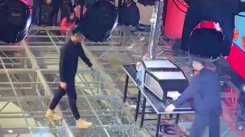 Magic Trick Performance secret get caught on camera