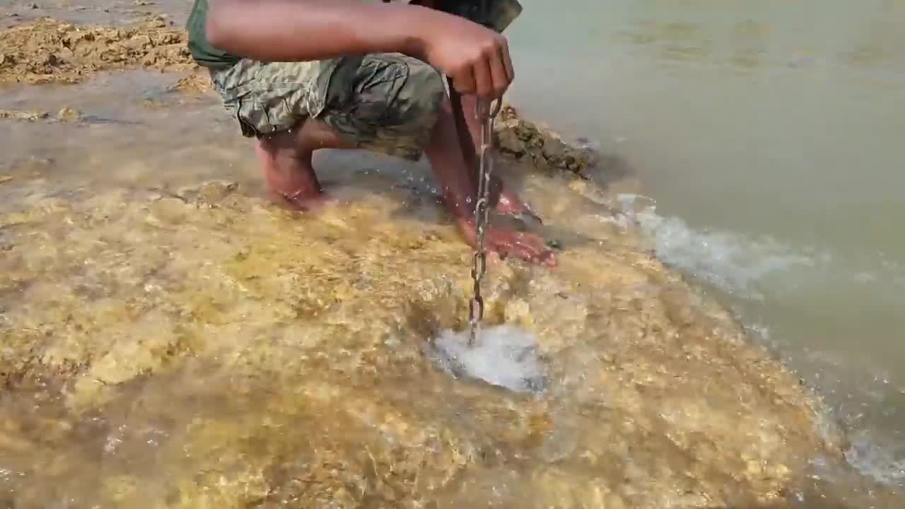 Fishing With a Chicken In River fish Hole-Big Monster Catch With Unbelievable Fishing Technique