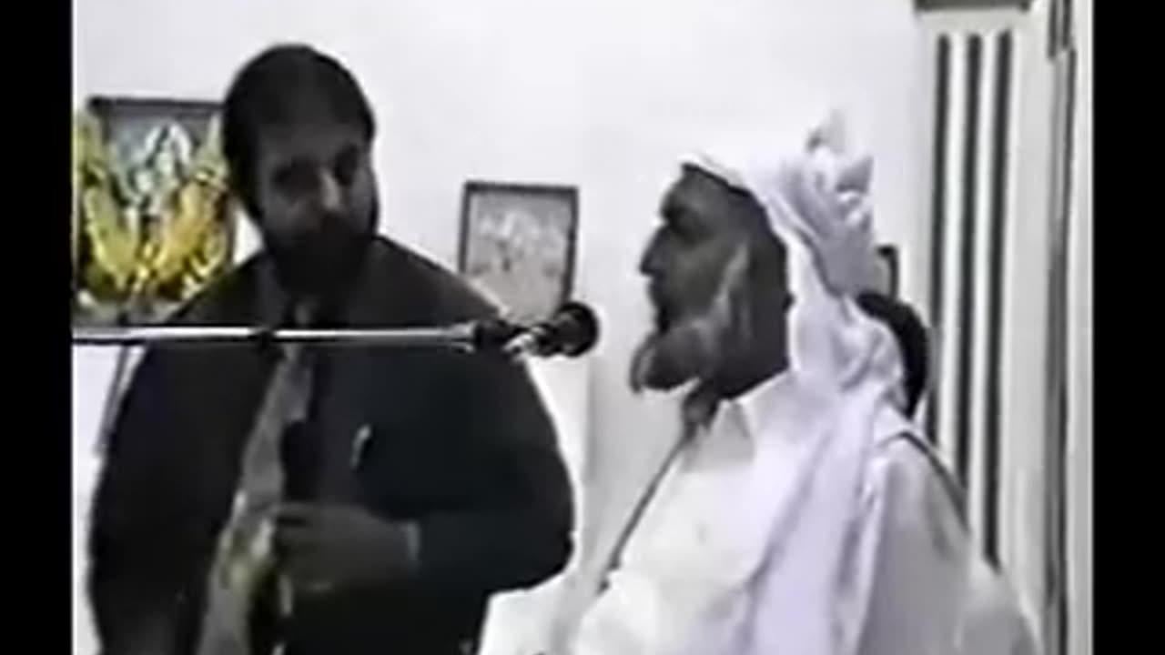 HH Riaz Ahmed Gohar Shahi at Hindu Temple - 3/4