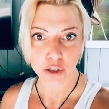 tina40 tells off the mask commies