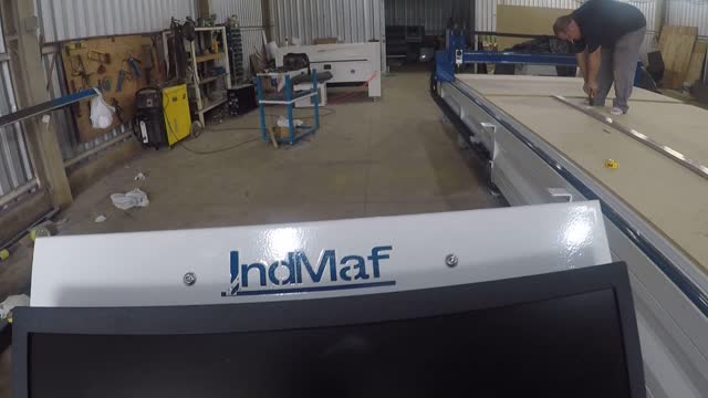 FIXAÇÃO DA MESA EM MDF NA ROUTER CNC MODELO IR2550 DE 5 METROS