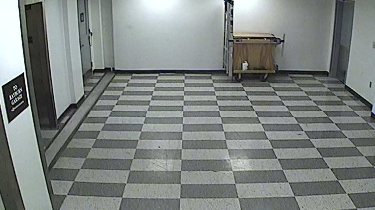 6087RHOBG3G308LobbyNorth_2021-01-06_21h00min03s540ms.mp4