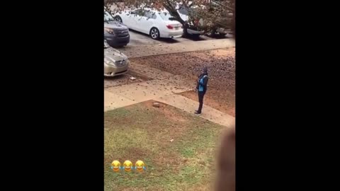 Amazon Delivery Dude Shows Why Even Black People Don't Want To Go To The Ghetto