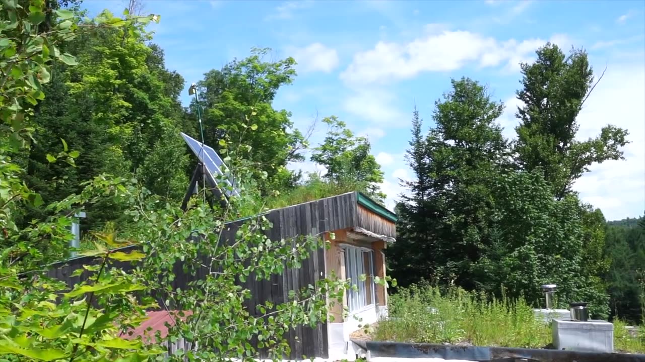 11 Years Living Off-Grid in an Earthship Style House