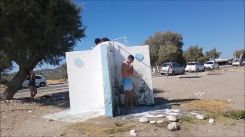 Funny Shampoo prank on beach