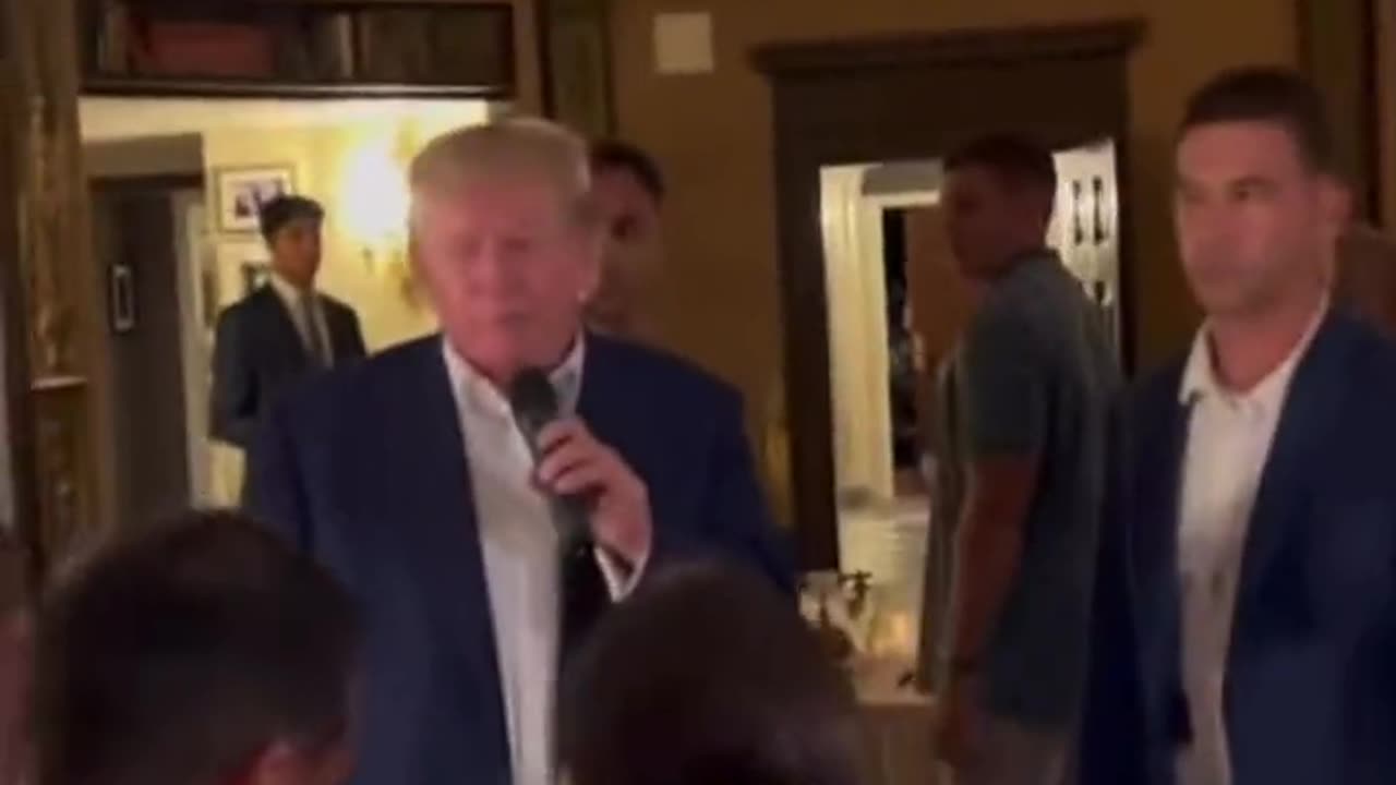 08/03/2023 President Trump shows up at a wedding in Mar-a-Lago After his 'Arrest' in DC