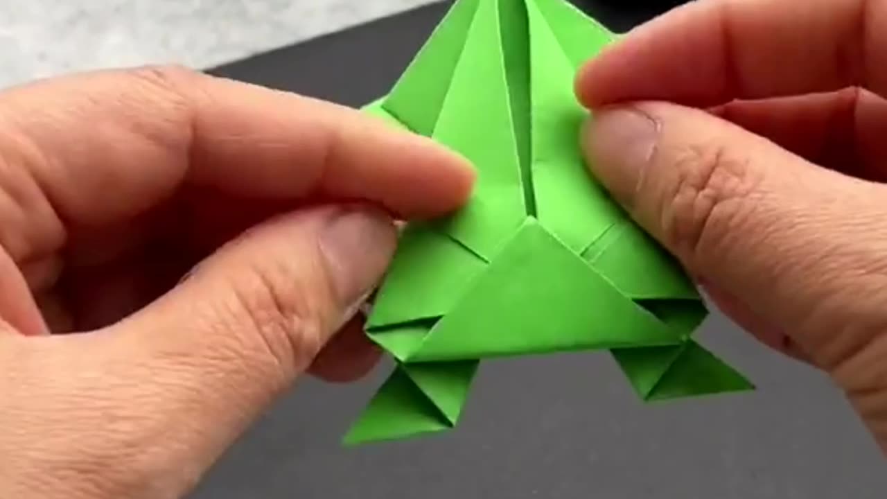 Amazing Paper Frog