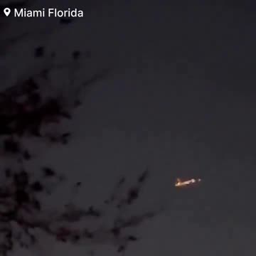 🚨BREAKING: A Atlas Air airliner catches fire with sparks shooting out during mid flight #Miami
