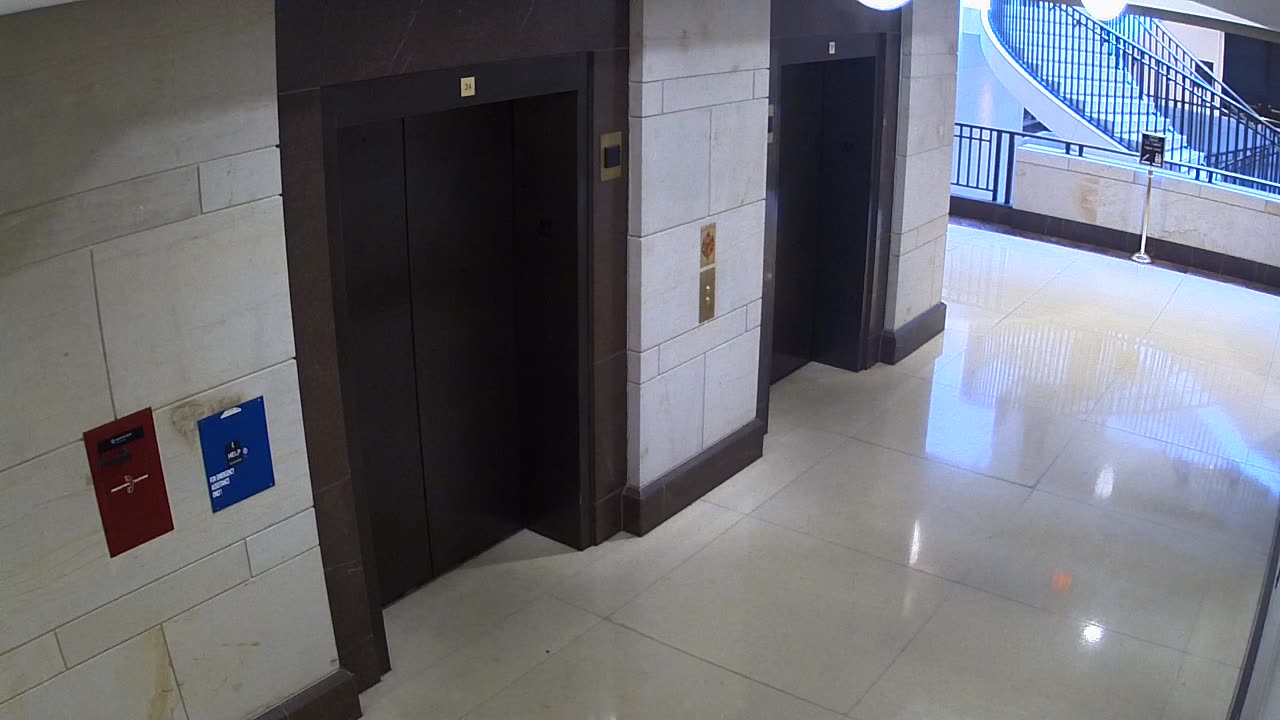 7050CVCLLElevator24-25Lobby_2021-01-06_15h20min43s017ms.mp4