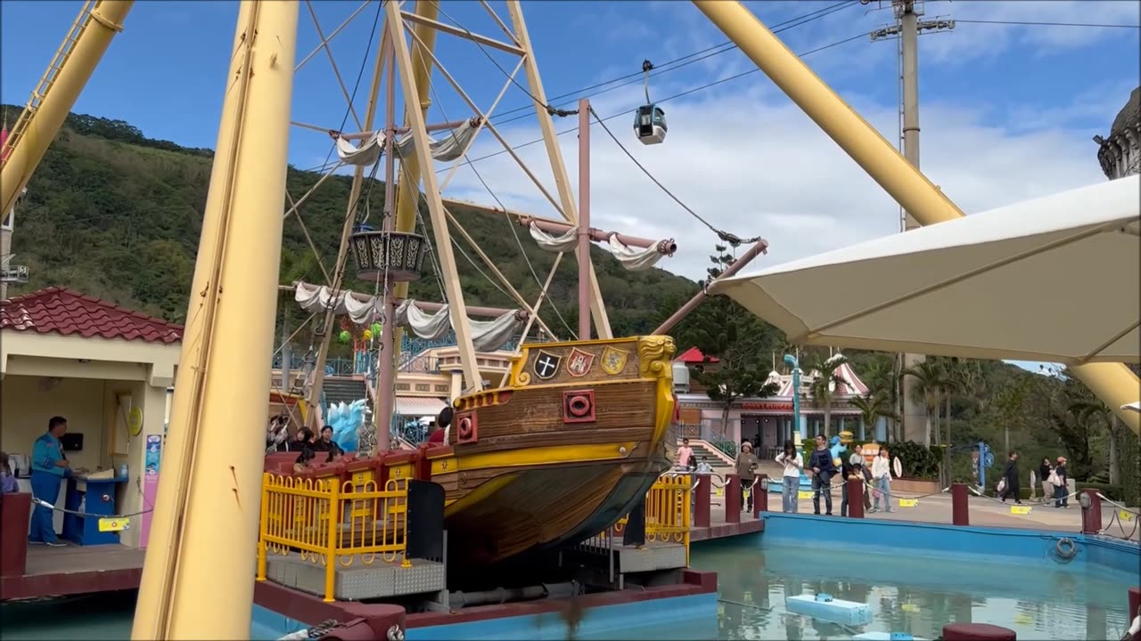 Blackbeard's Pirate Ship Amusement Ride