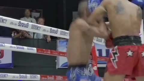 The Fighter get close up to hit his opponent