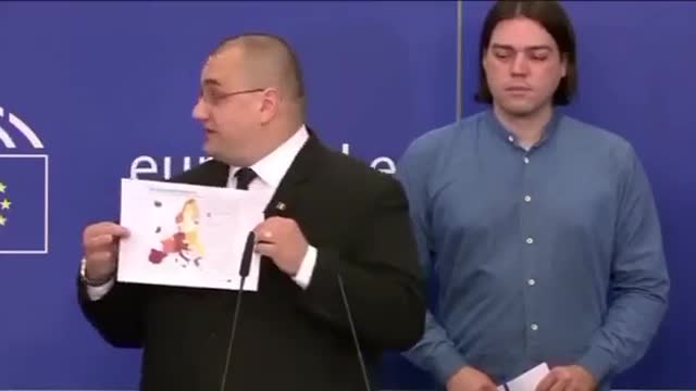 The EU Deputy presents a map showing that the countries with the highest "vaccination rate"