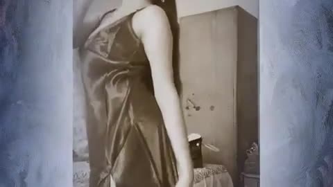Hot Dress Show In Public